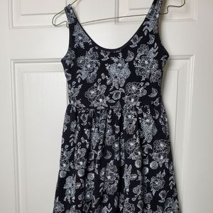 Girl's Dip Dress Size Medium